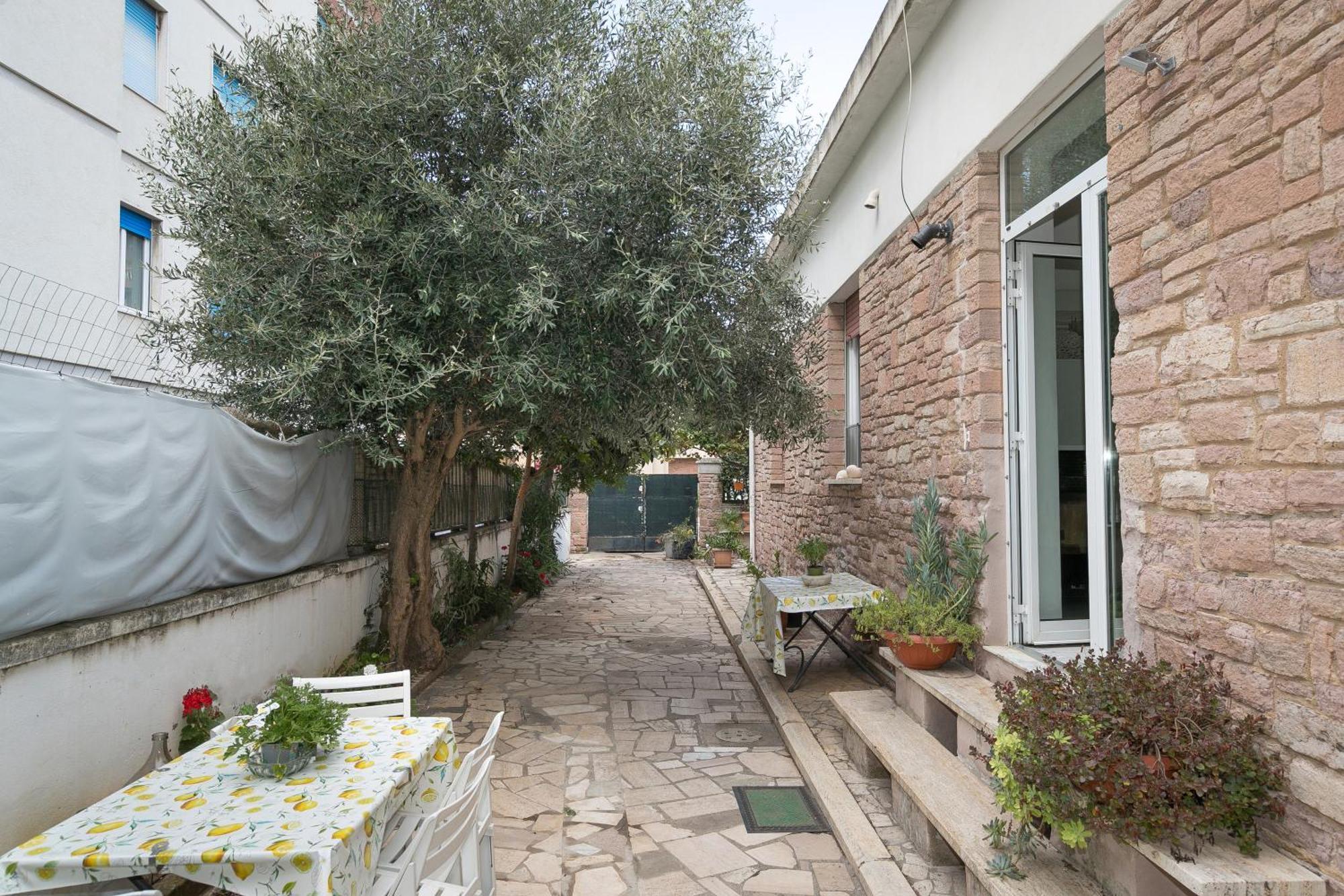Appartamento Con Giardino A Due Passi Dal Mare ピオンビーノ エクステリア 写真